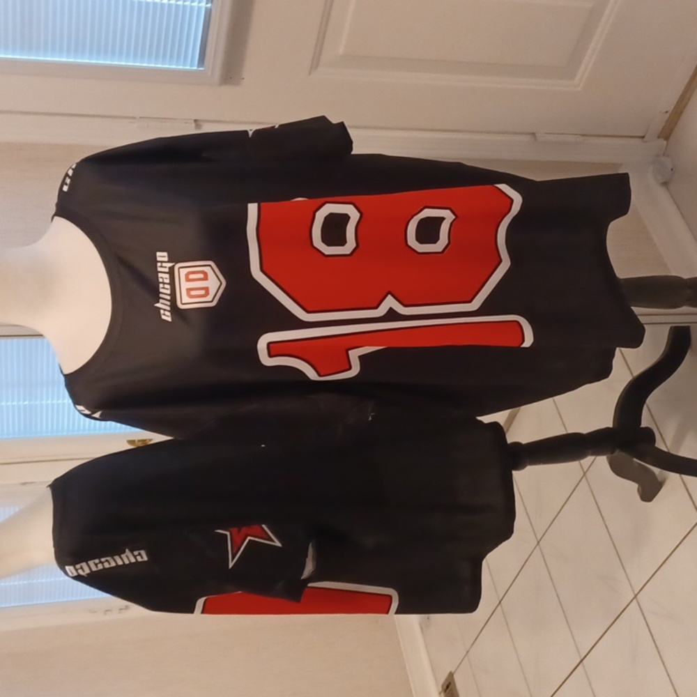 4/$60 New Black & Red "Chicago #18" Graphic T-Shirt - Size 4XL
